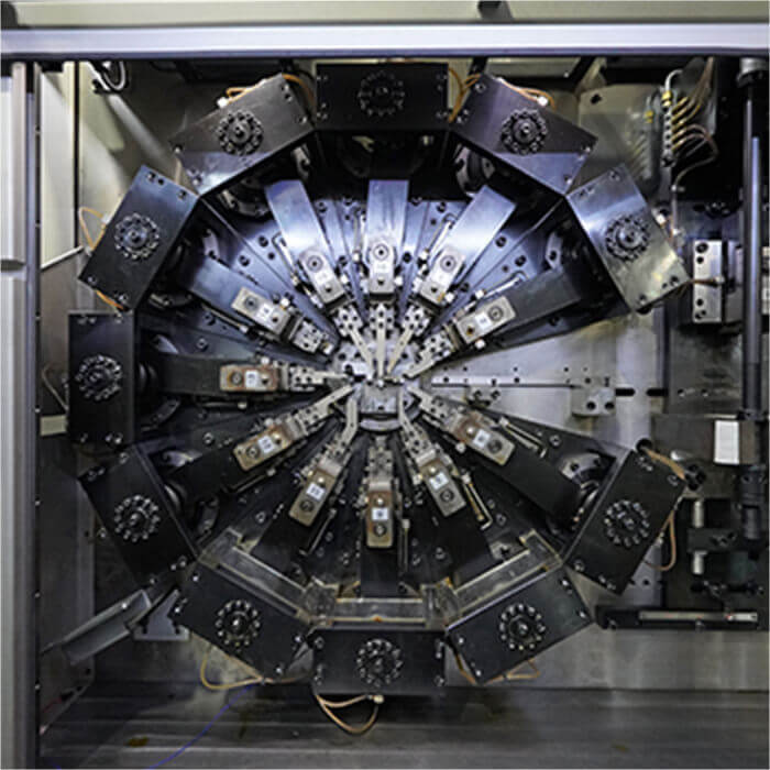 マルチフォーミング加工・各種薄板曲げ加工において材料歩留まり向上、高速連続加工、美しい曲げ外観、金型コスト削減のご提案致します。